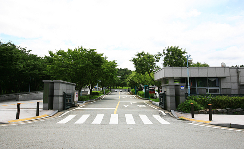정문